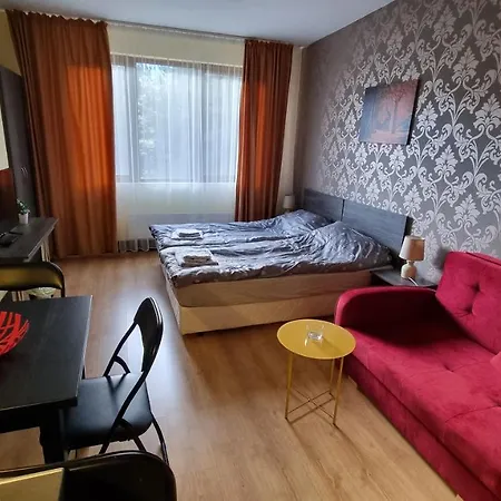 Hills - 33 בורובץ